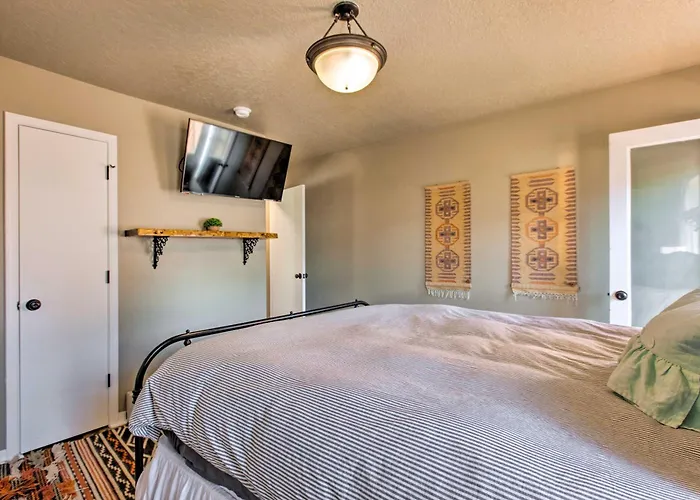 Modern Mountain Retreat W/ Views: Ski, Golf & Hike