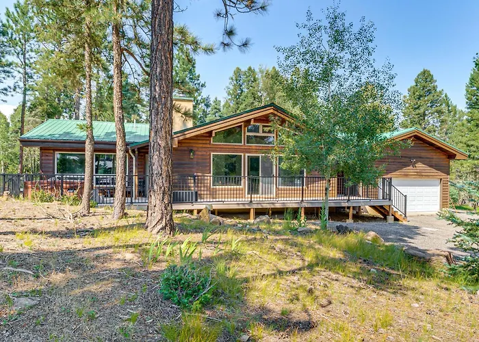 Stylish, Serene Angel Fire Cabin W/ Hot Tub!